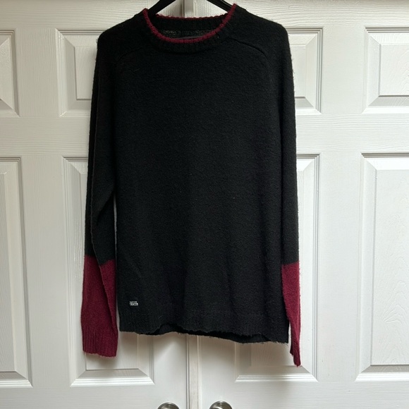 Native Youth Pull Over Sweater - Picture 1 of 3